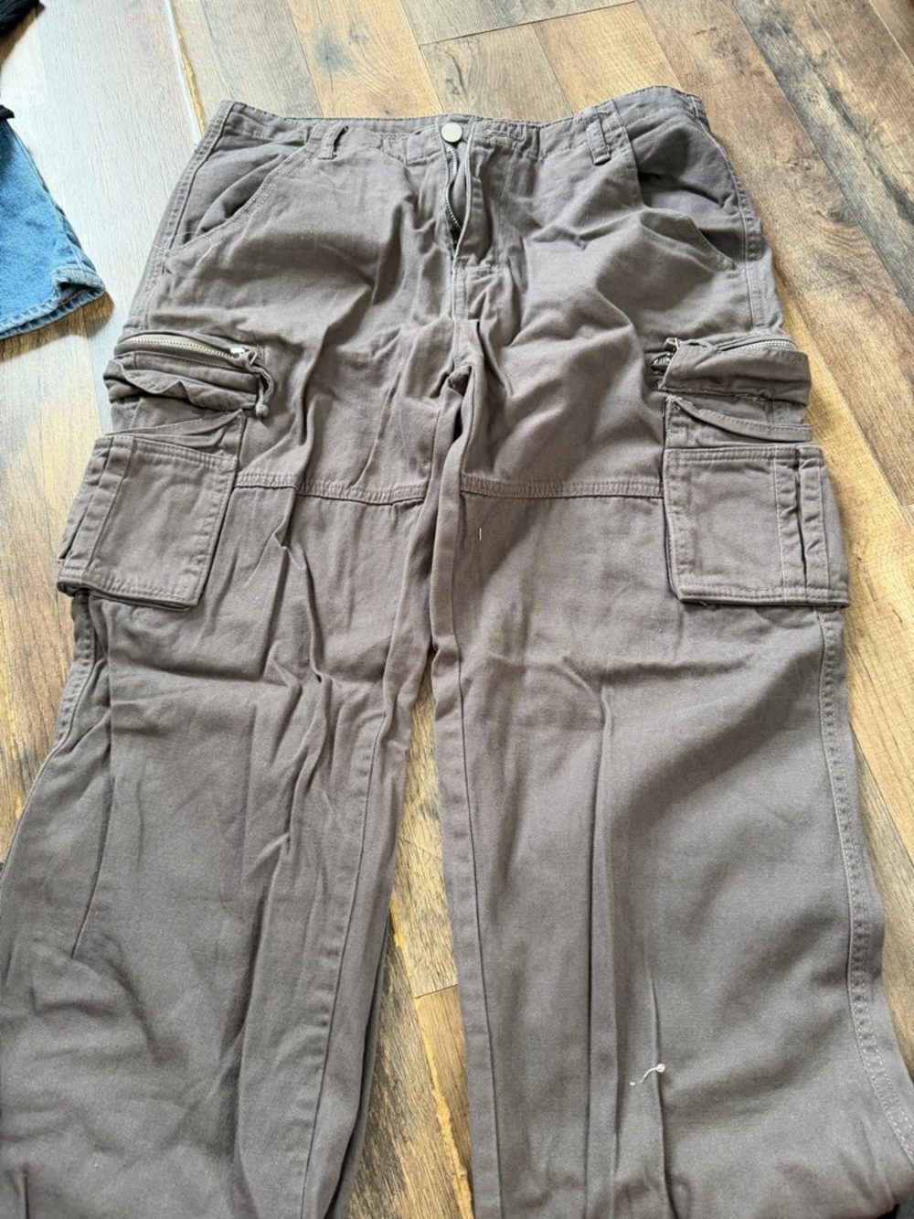 Women’s gray Cargo Pants - Utility Pocket Design